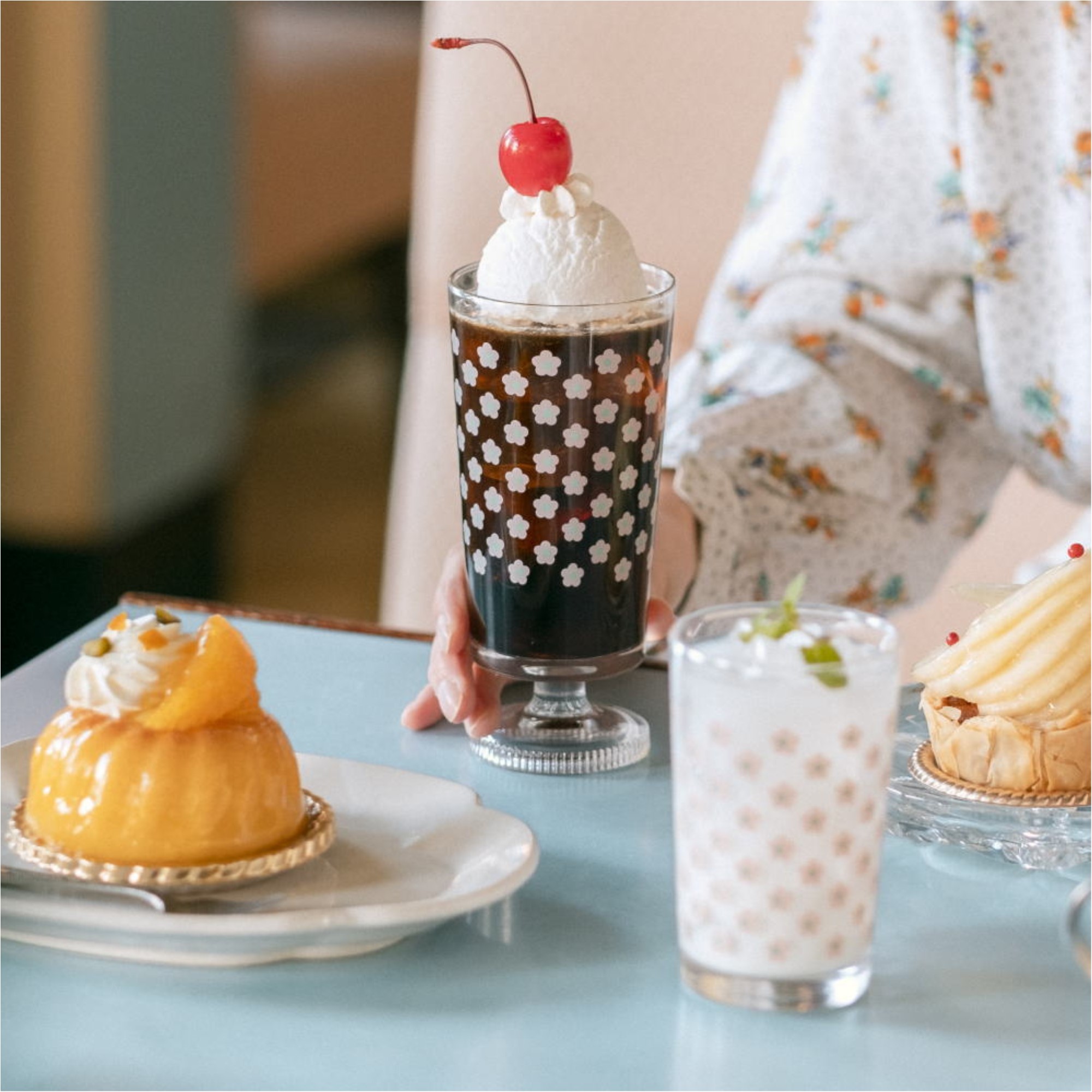 アデリアレトロ 脚付きグラス さくら草 1975
