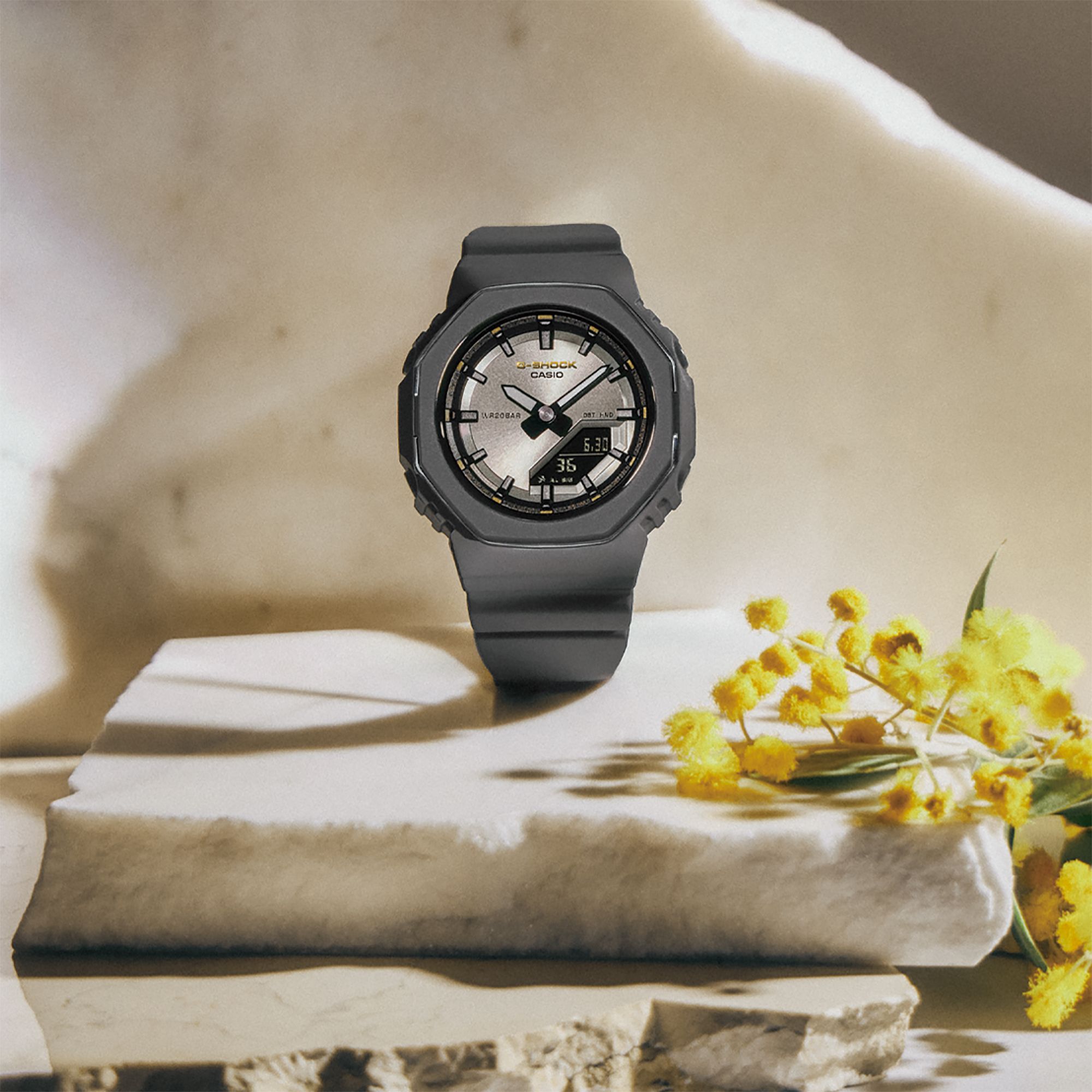 G-SHOCK GMA-P2126W-8AJR 4549526419409