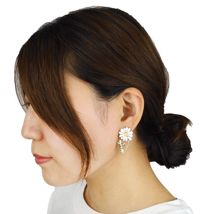 アデリアレトロ ピアス（野ばな）
