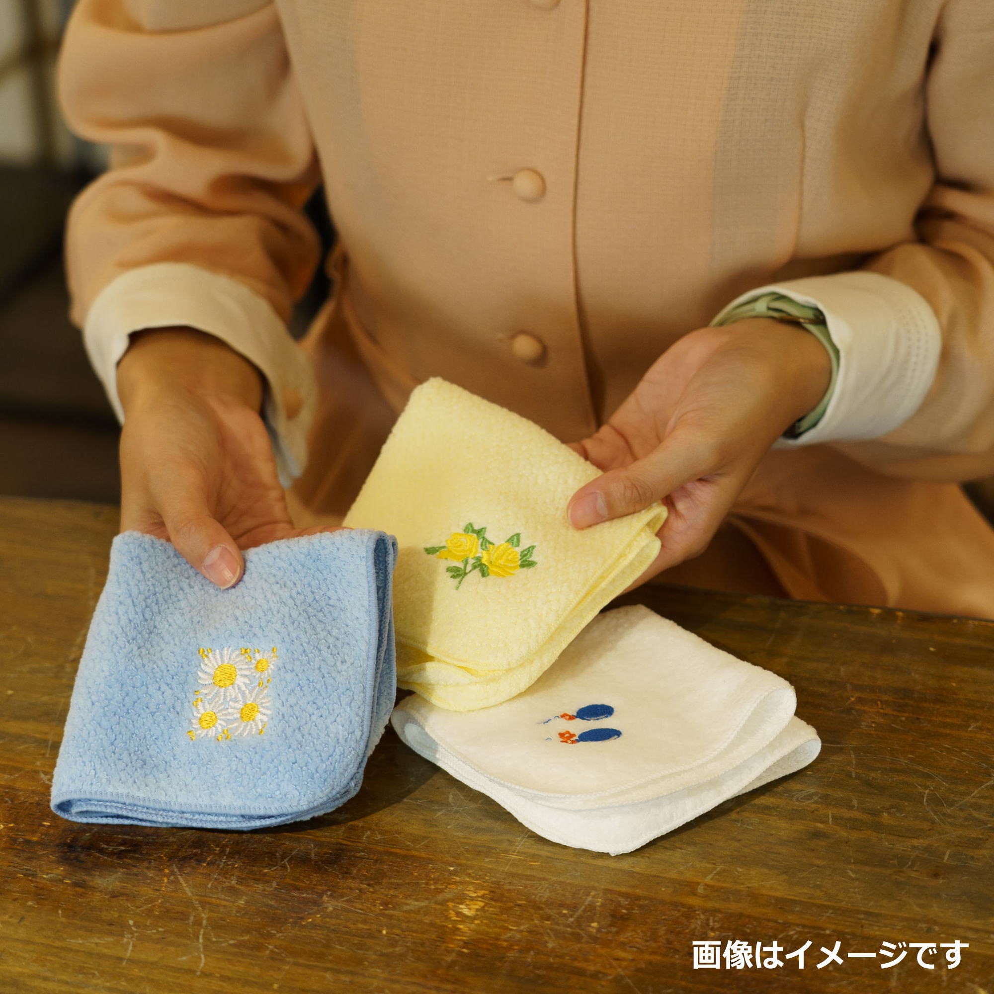 アデリアレトロタオルハンカチ 花ざかり